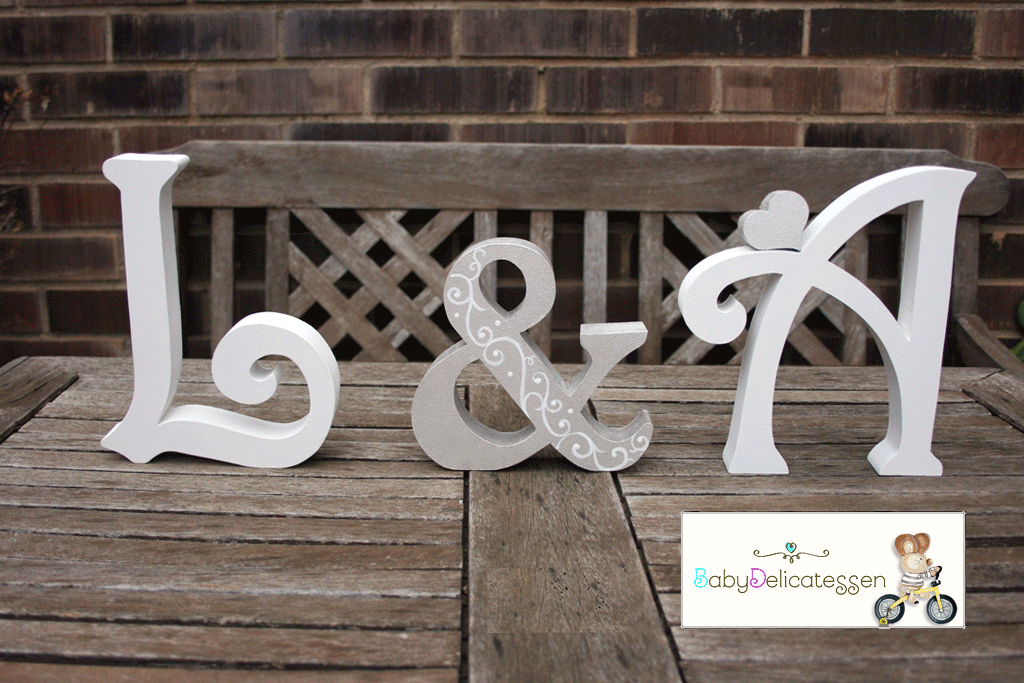 Conjunto Bodas Mesa Nupcial de 2 iniciales+& tipo romántico.
