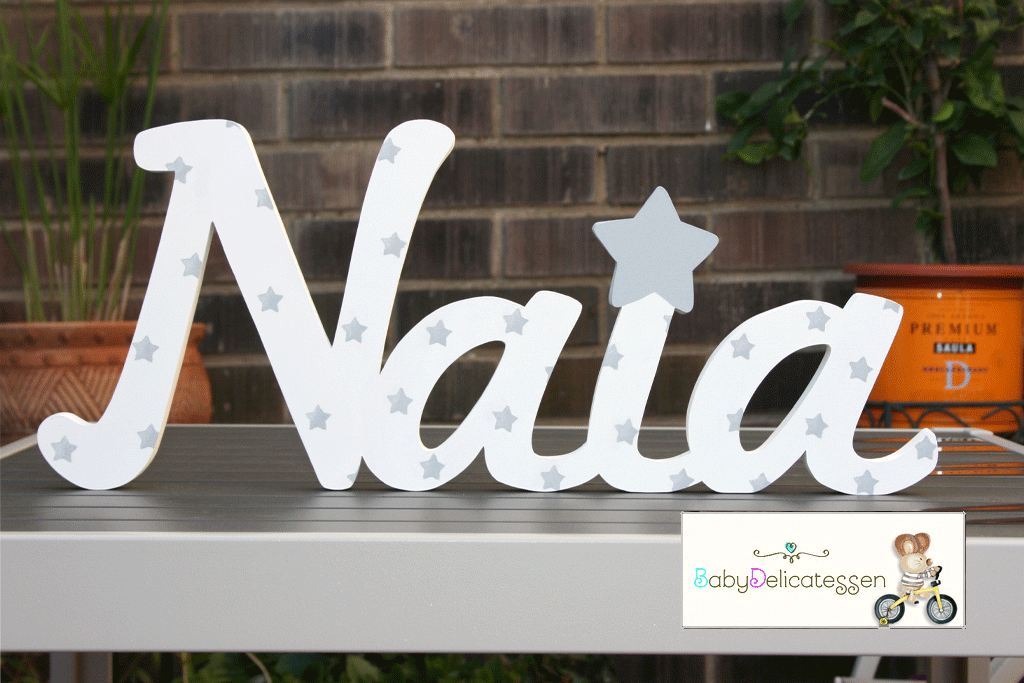 Nombre de madera con estrellas
