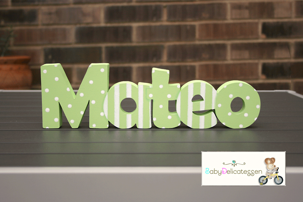 letras de madera apoyar babydelicatessen