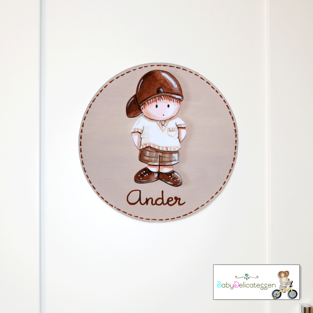 placa de puerta niño con gorra