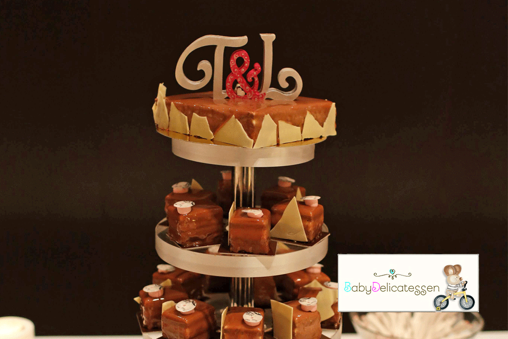 Conjunto Bodas 2 iniciales+& para tarta tipo romántica enlazadas